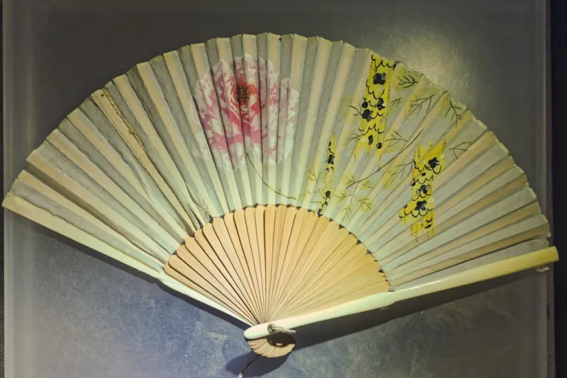 Ventilateur de cou vs eventail : le match complet